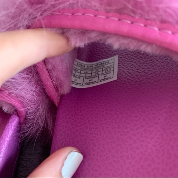 UGG Slides - Picture 9 of 16